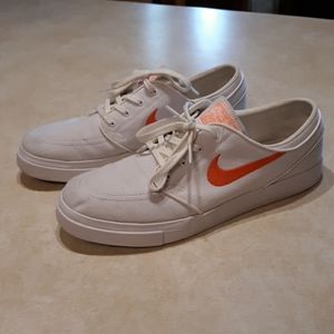 White Nike Skateboarding Sneakers